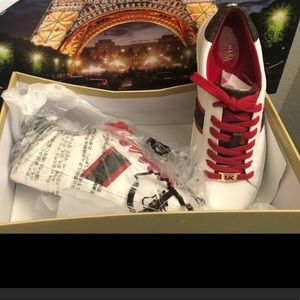 Sneaker and wallet new, MK size 6m